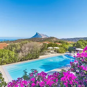 *** Apartahotel Lu Nibareddu Italia